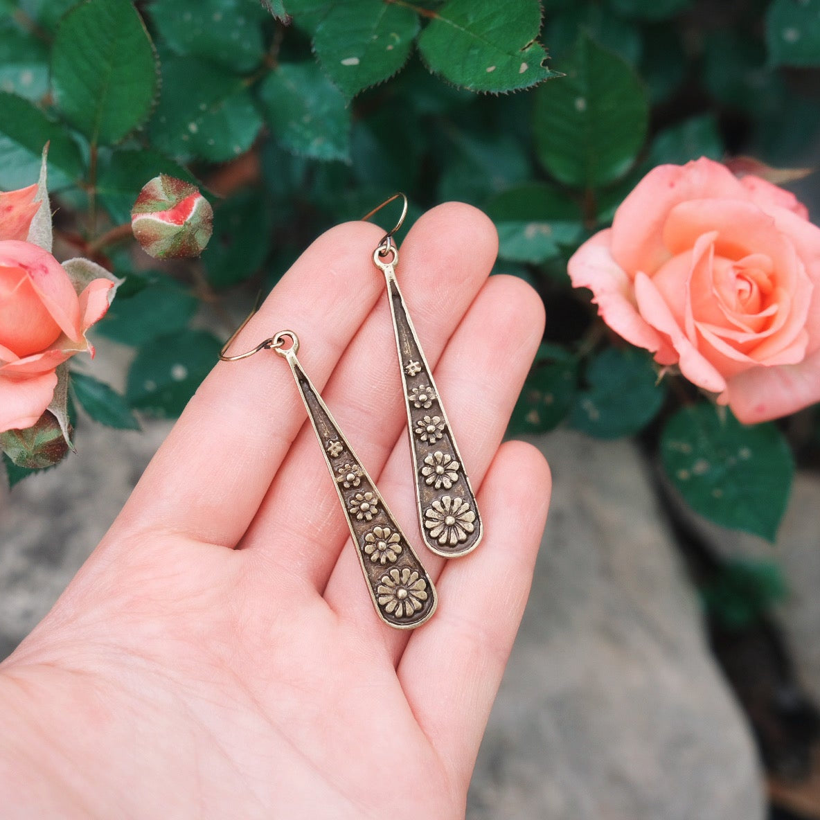 Retro Flower Drop Earrings