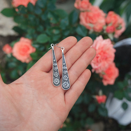 Retro Flower Drop Earrings